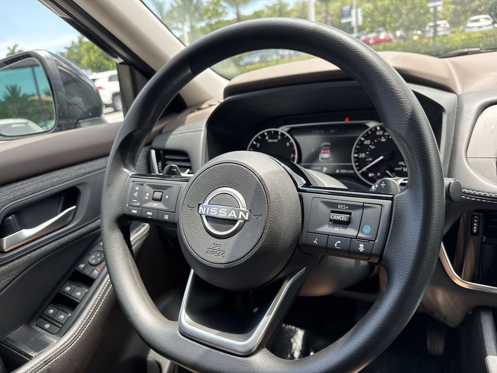 Used 2023 Nissan Rogue SV FWD image 54
