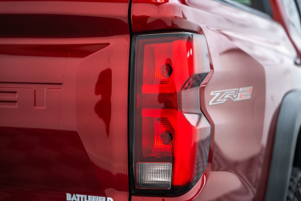 Used 2024 Chevrolet Colorado ZR2 w/ ZR2 Convenience Package III AWD/4WD image 9