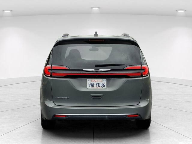 Used 2022 Chrysler Pacifica Touring-L image 4