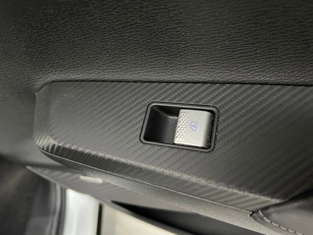 Used 2025 Mitsubishi Outlander SE image 22