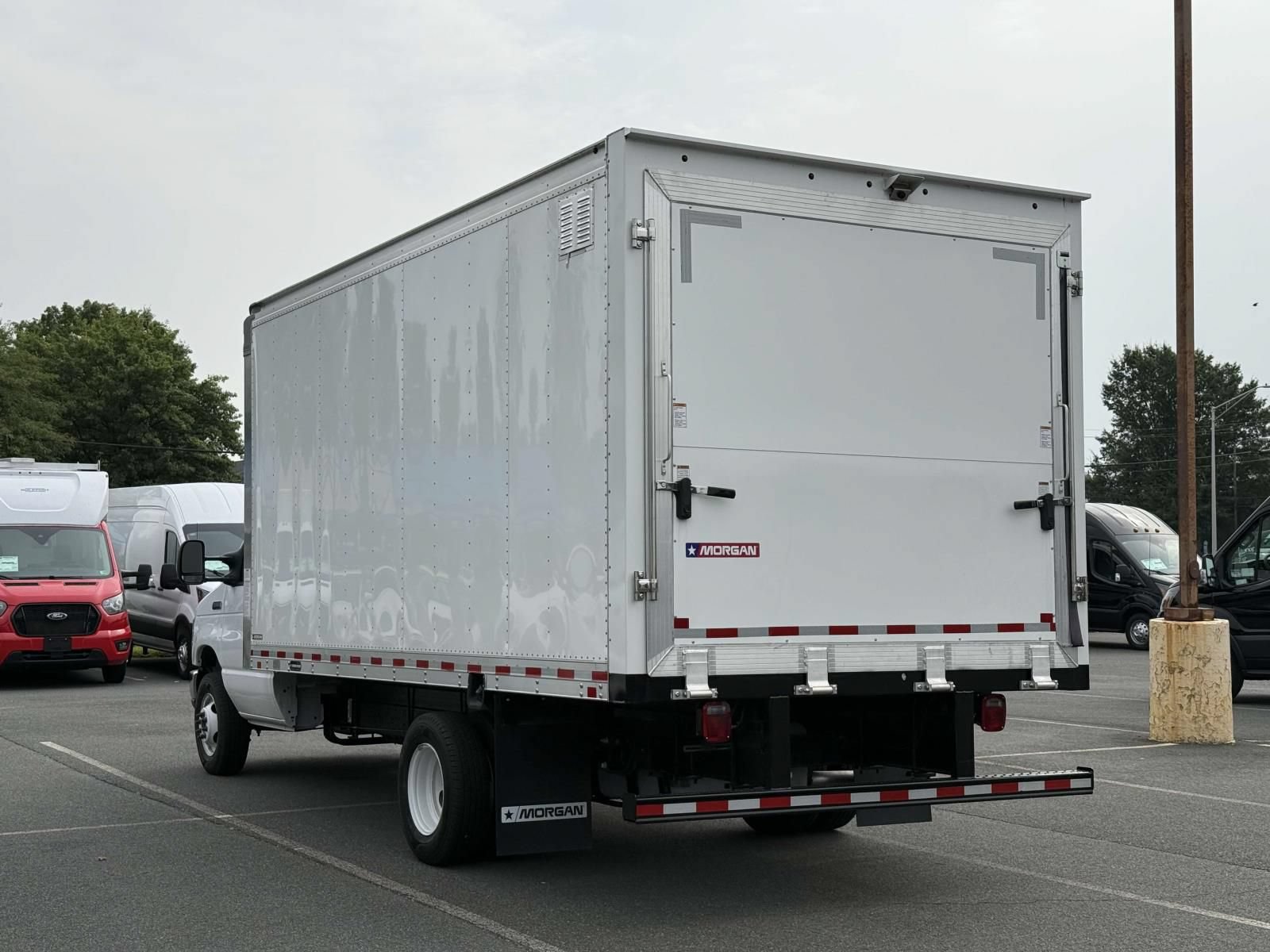 New 2026 Ford E-450 and Econoline 450 Super Duty w/ Driver's Safety Package RWD image 4