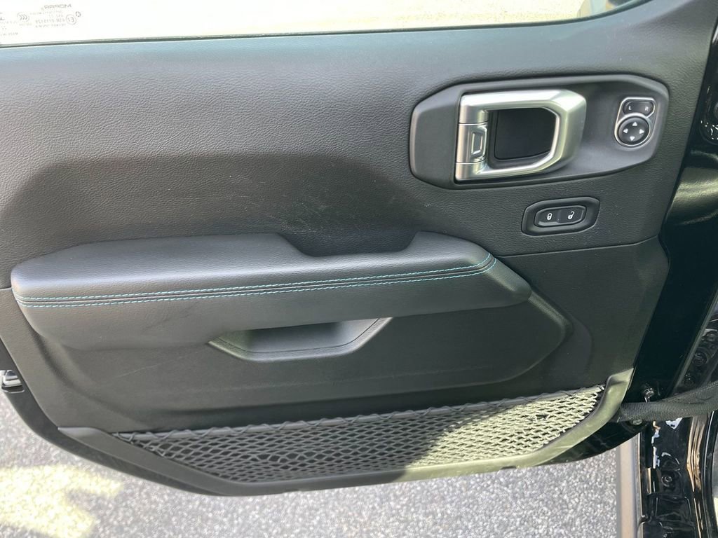 Used 2023 Jeep Wrangler Unlimited Rubicon 4xe w/ Cold Weather Group AWD/4WD image 11