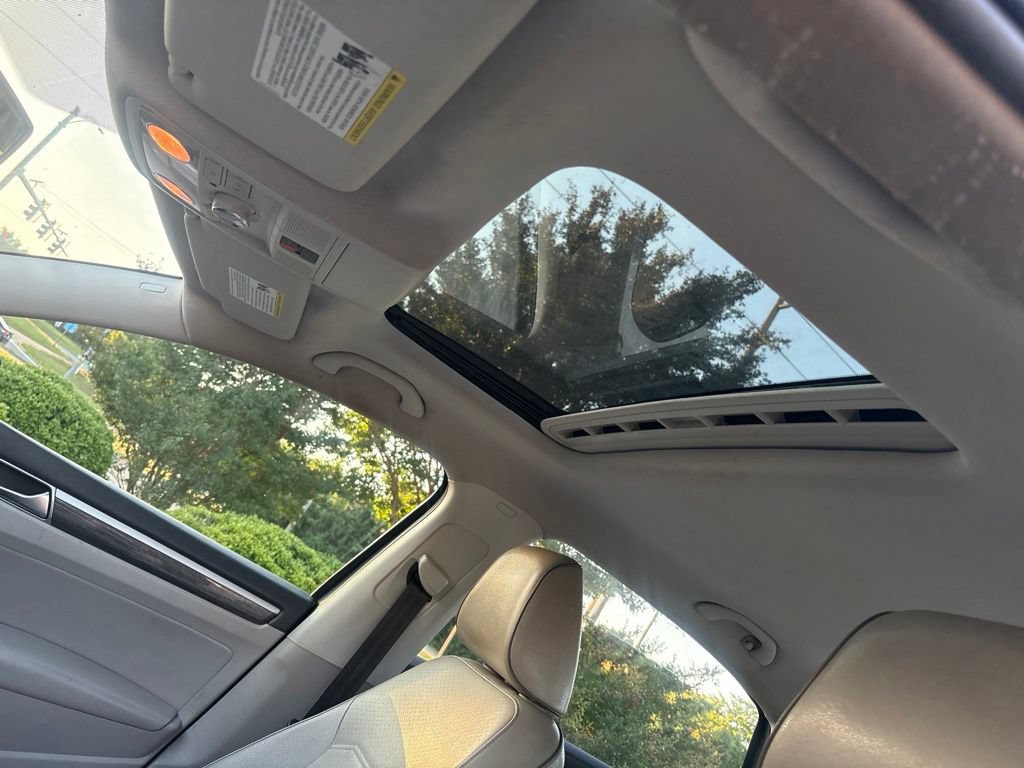 Used 2018 Volkswagen Passat 2.0T SE FWD image 19