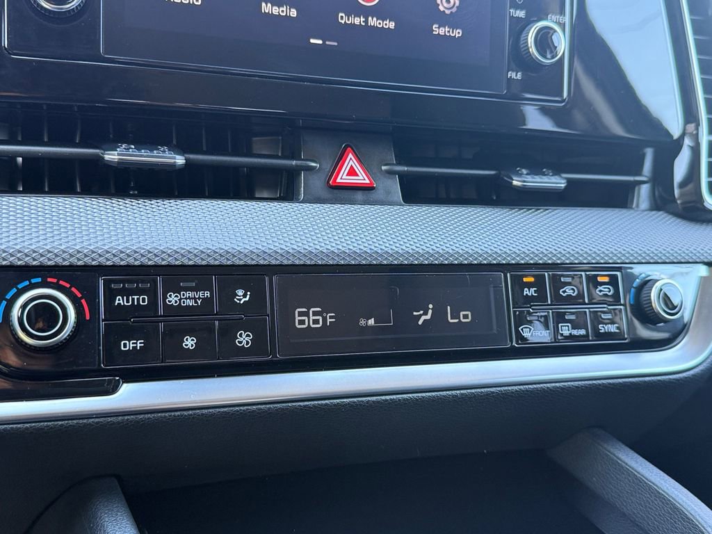 Used 2025 Kia Sportage LX image 20