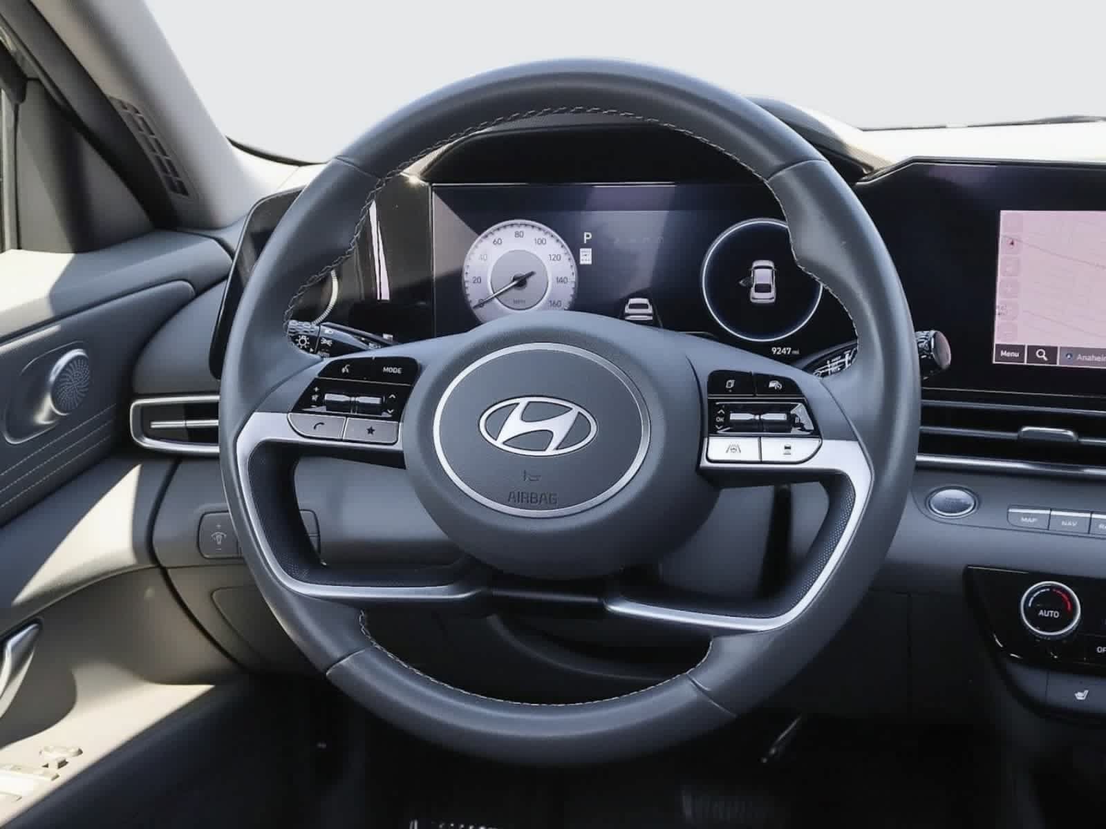 Used 2025 Hyundai Elantra SEL FWD image 21