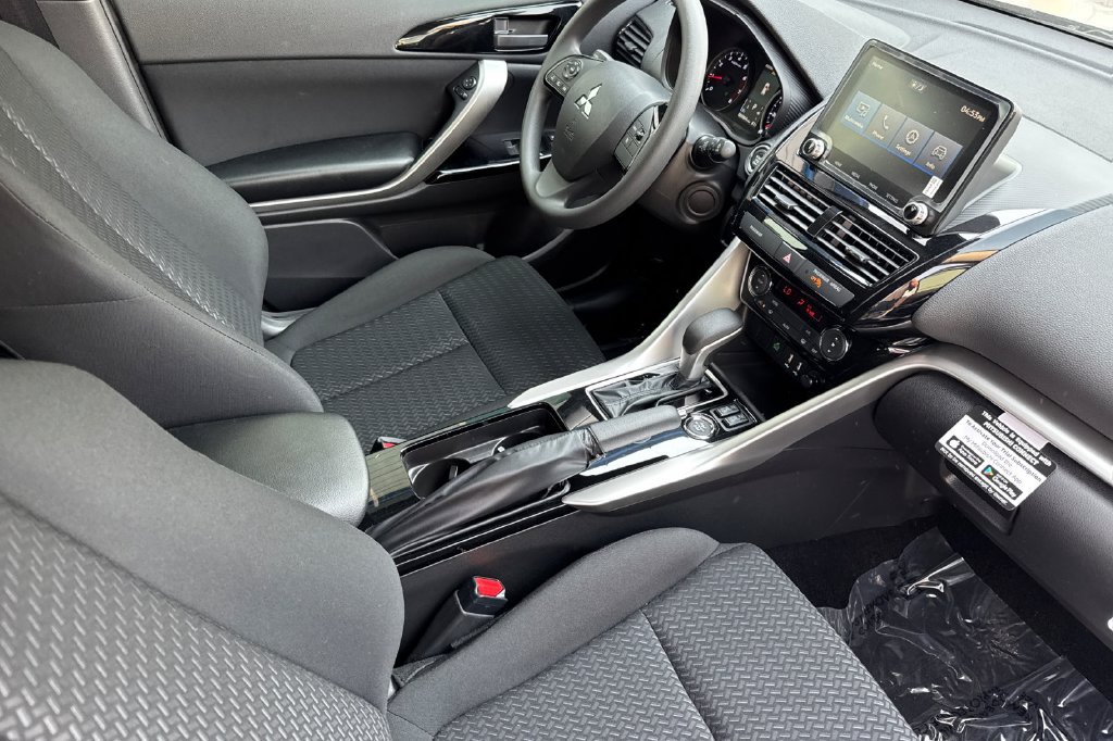 New 2026 Mitsubishi Eclipse Cross LE AWD/4WD image 17