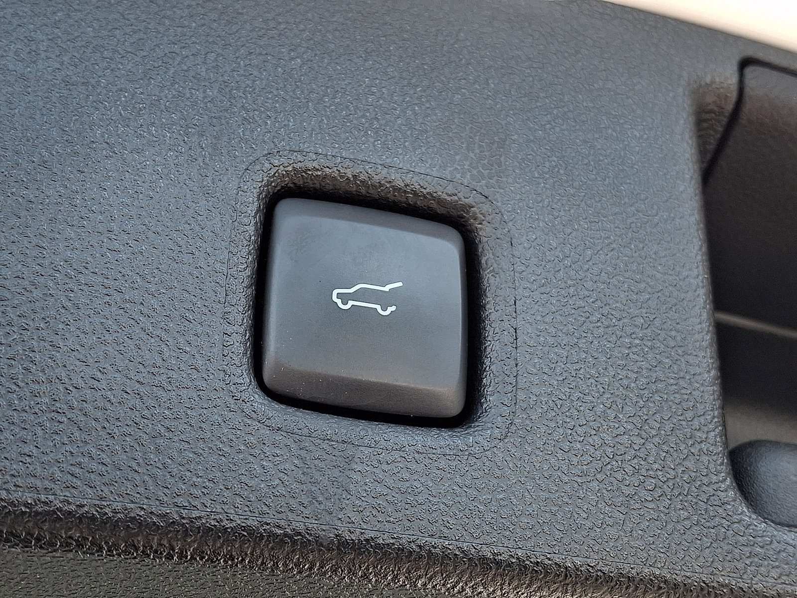 Certified 2024 Ford Escape Active AWD/4WD image 30
