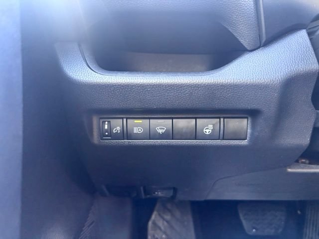 Used 2022 Toyota RAV4 XLE w/ XLE Grade Weather Package AWD/4WD image 20