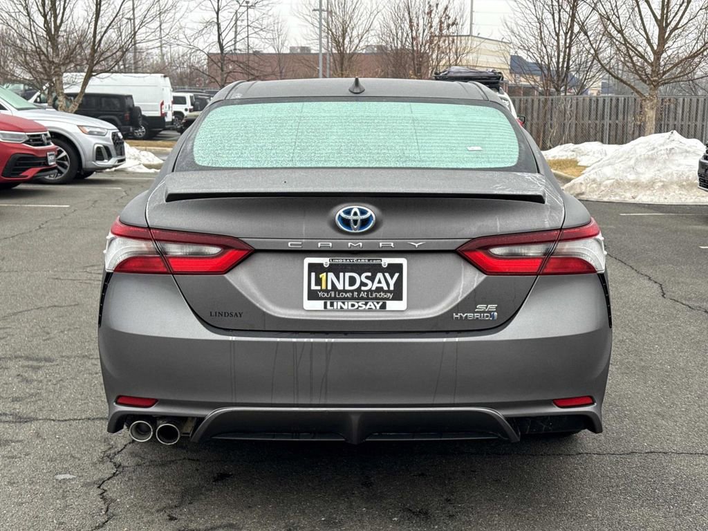 Used 2021 Toyota Camry SE FWD image 4