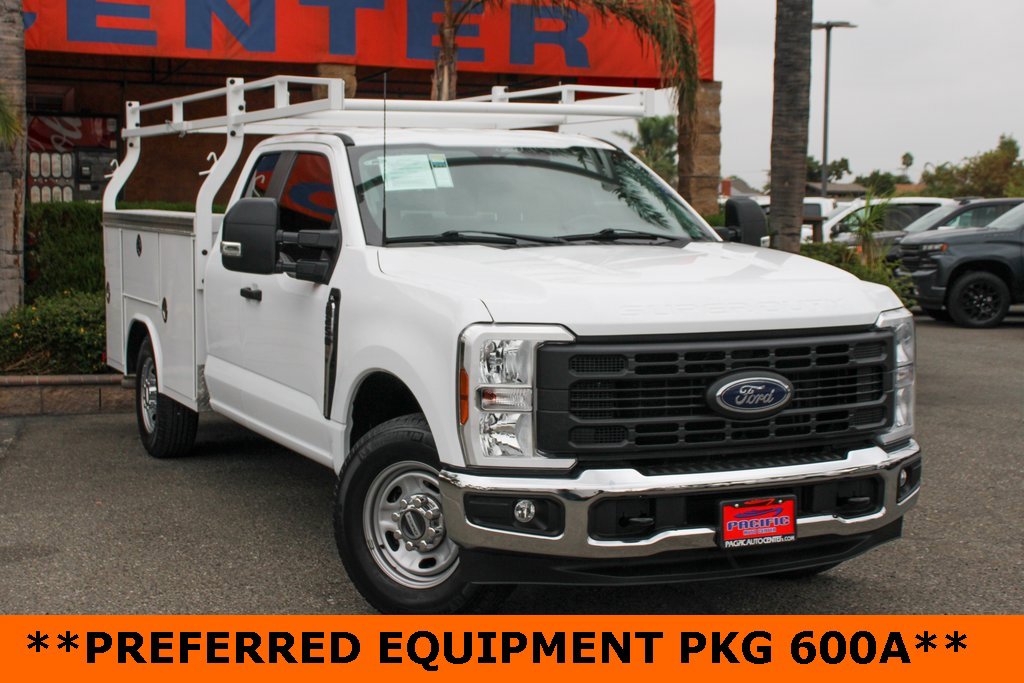 Used 2024 Ford F250 XL w/ XL Chrome Package image 2