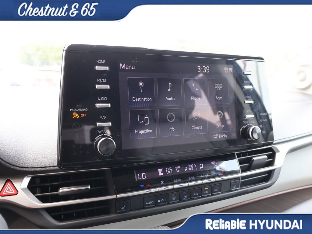 Used 2022 Toyota Sienna XLE w/ XLE Plus Package FWD image 36