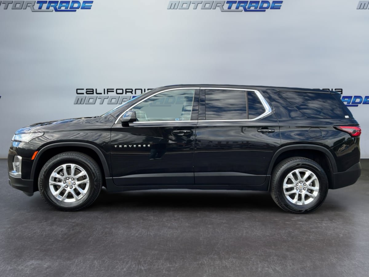 Used 2023 Chevrolet Traverse LS FWD image 8