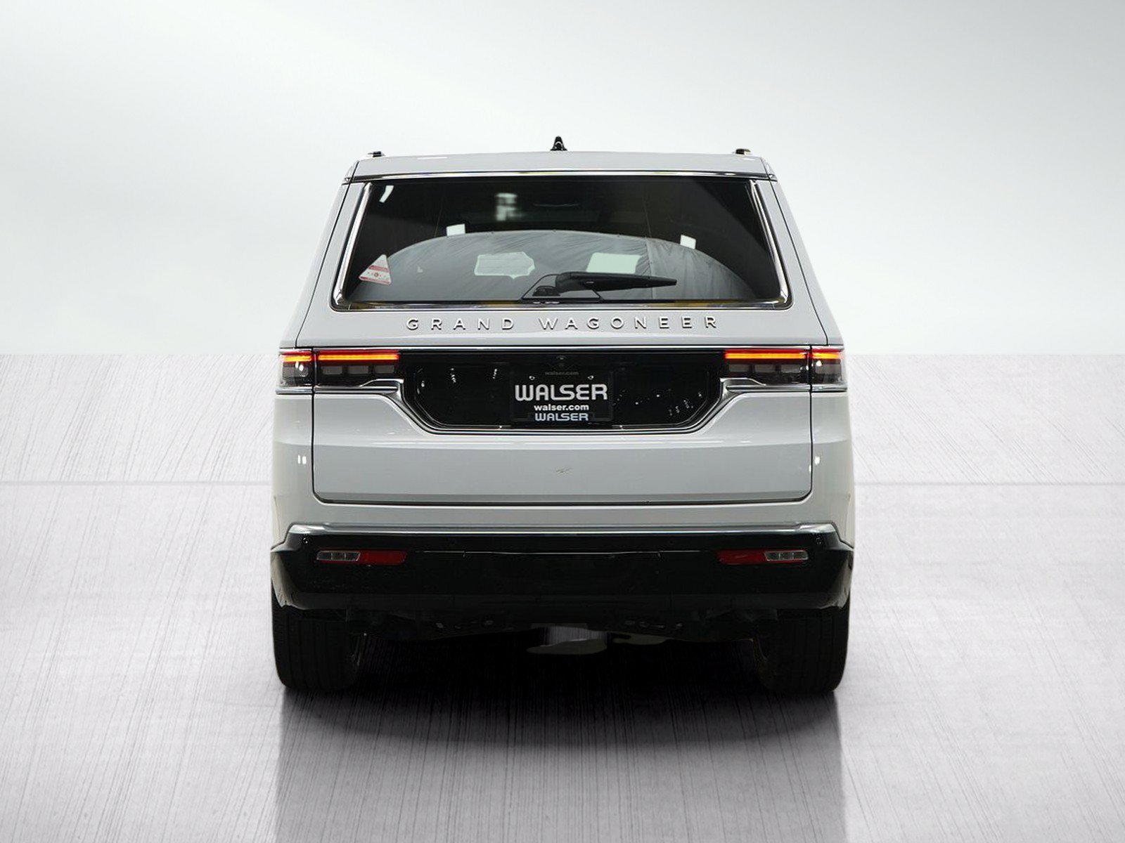 Used 2025 Jeep Grand Wagoneer Series III AWD/4WD image 4