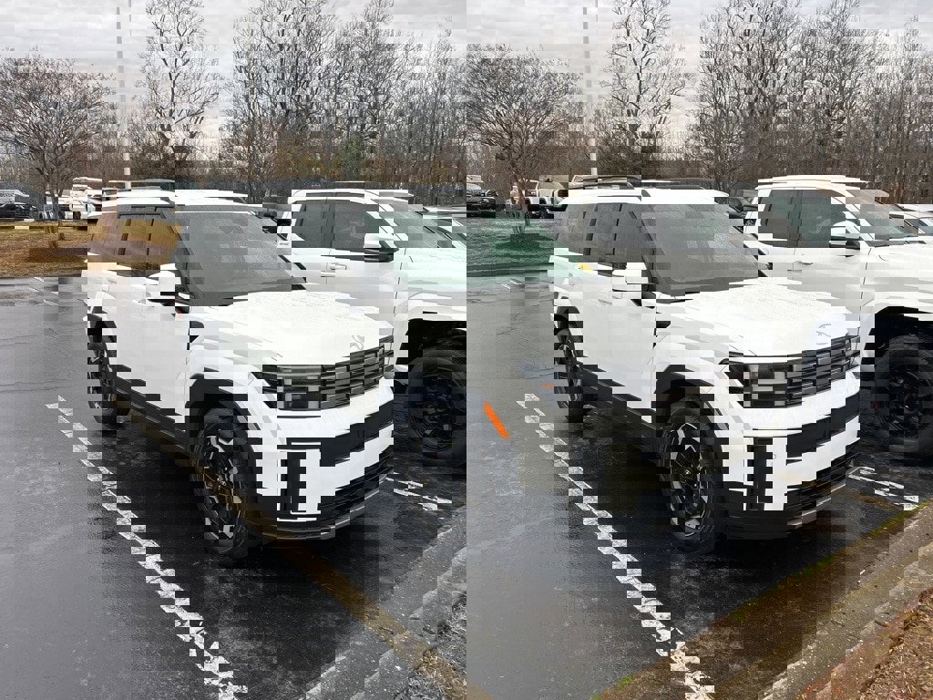 Used 2025 Hyundai Santa Fe SEL image 1