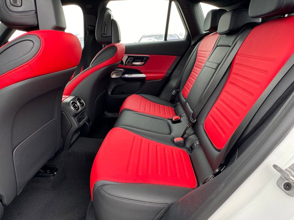 Used 2024 Mercedes-Benz GLC 43 AMG 4MATIC image 29