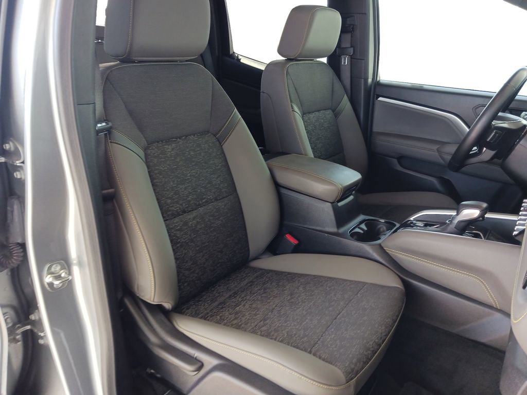 Used 2024 Chevrolet Colorado ZR2 w/ Technology Package image 29