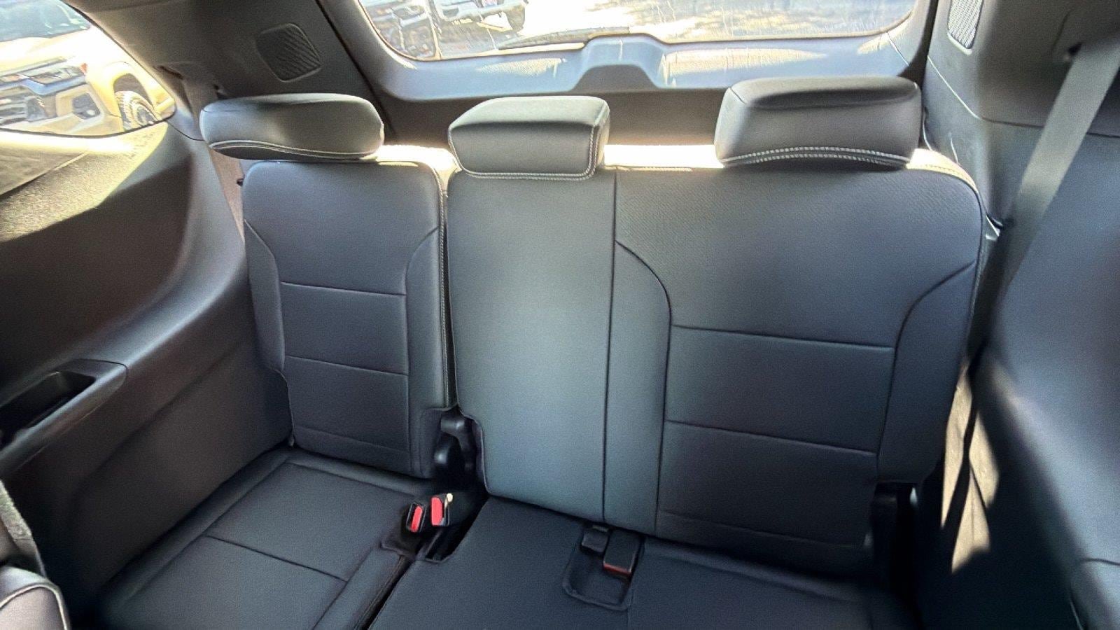 New 2027 Chevrolet Traverse LT w/ Sun and Wheel Package FWD image 21