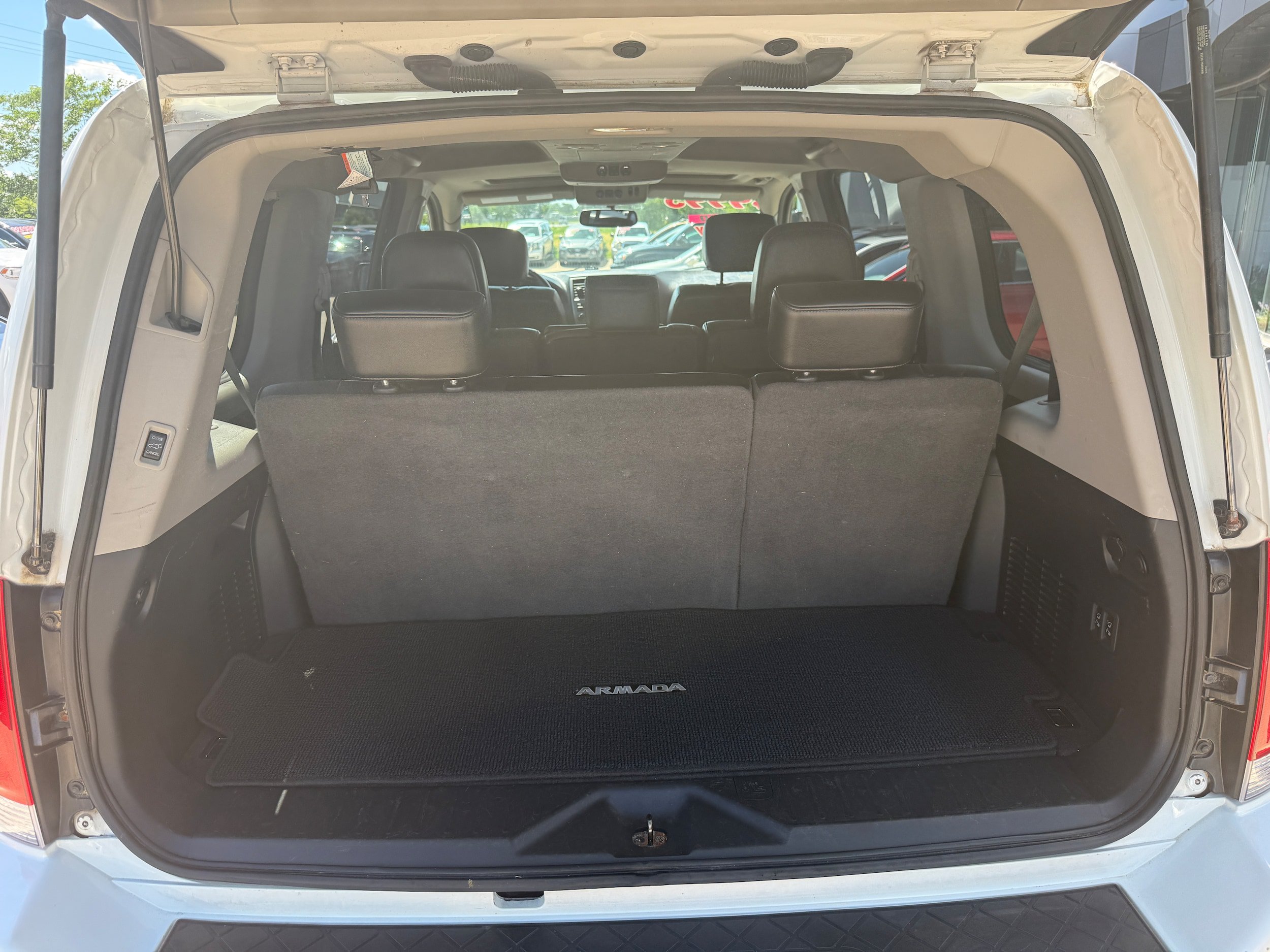 Used 2015 Nissan Armada SL w/ Moonroof Package AWD/4WD image 6