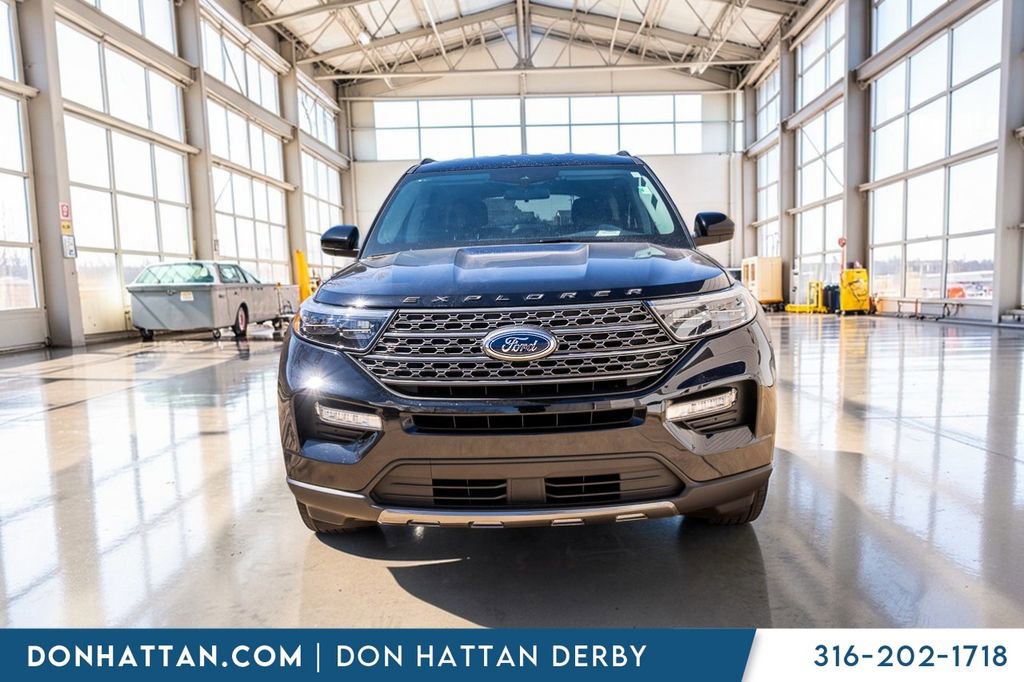 Used 2023 Ford Explorer XLT w/ Equipment Group 202A AWD/4WD image 27