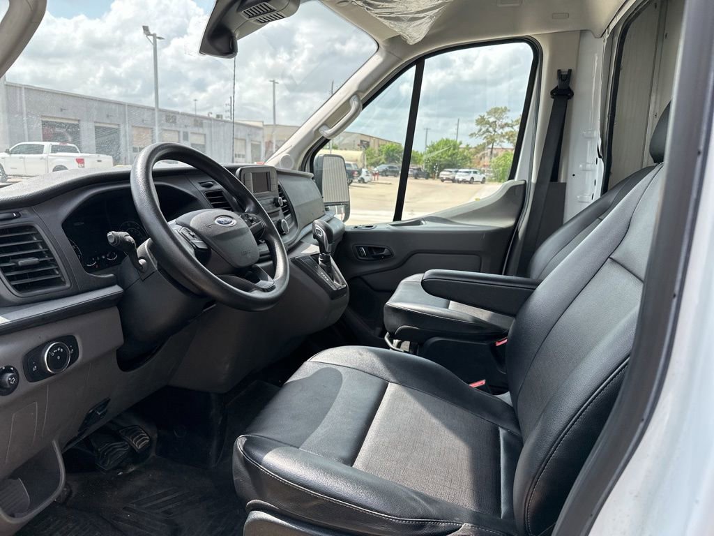 Used 2022 Ford Transit 350 DRW RWD image 3