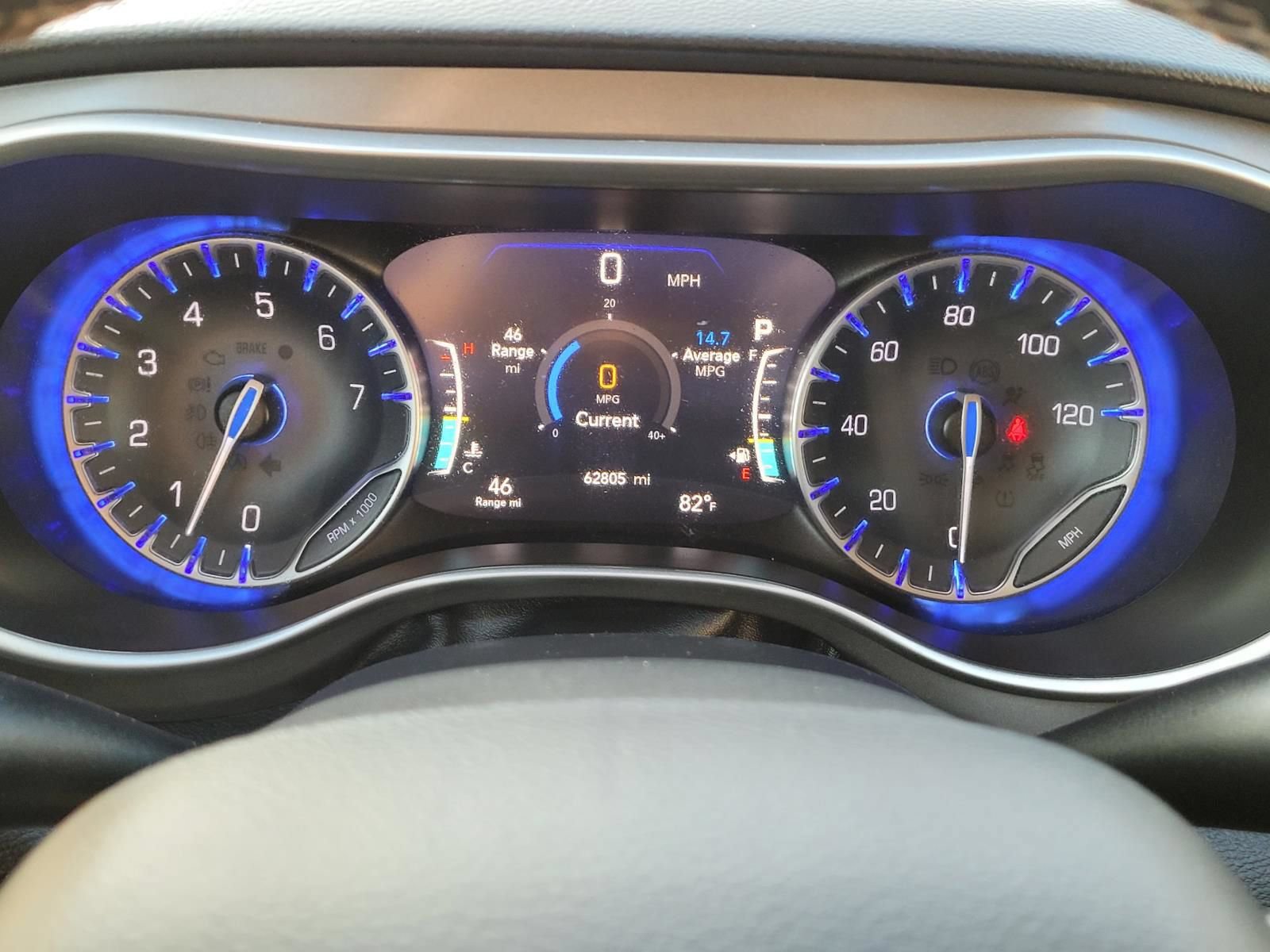 Used 2023 Chrysler Pacifica Touring-L FWD image 34
