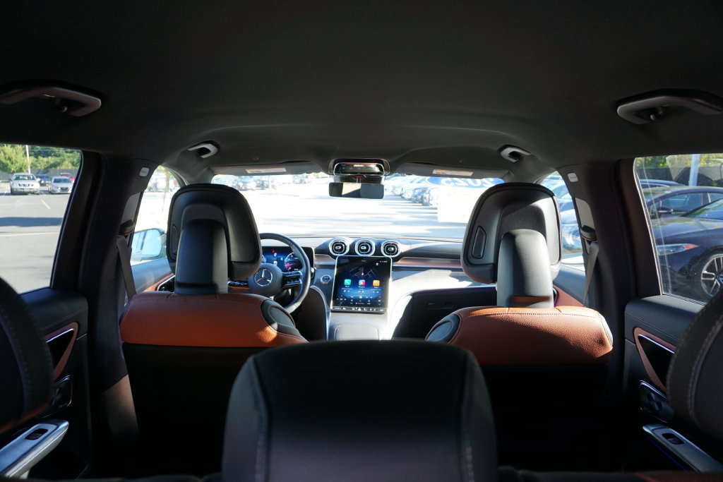 Certified 2025 Mercedes-Benz GLC 300 4MATIC image 32