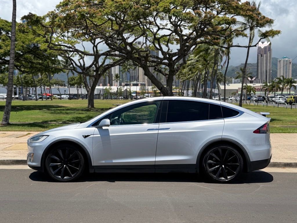 Used 2017 Tesla Model X 90D AWD/4WD image 2