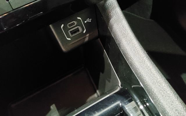 Used 2022 Jeep Compass Limited image 24