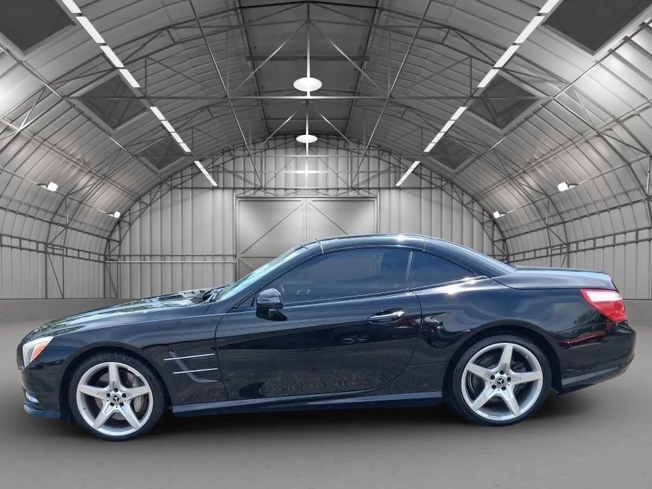 Used 2013 Mercedes-Benz SL 550 w/ Premium Pkg image 2