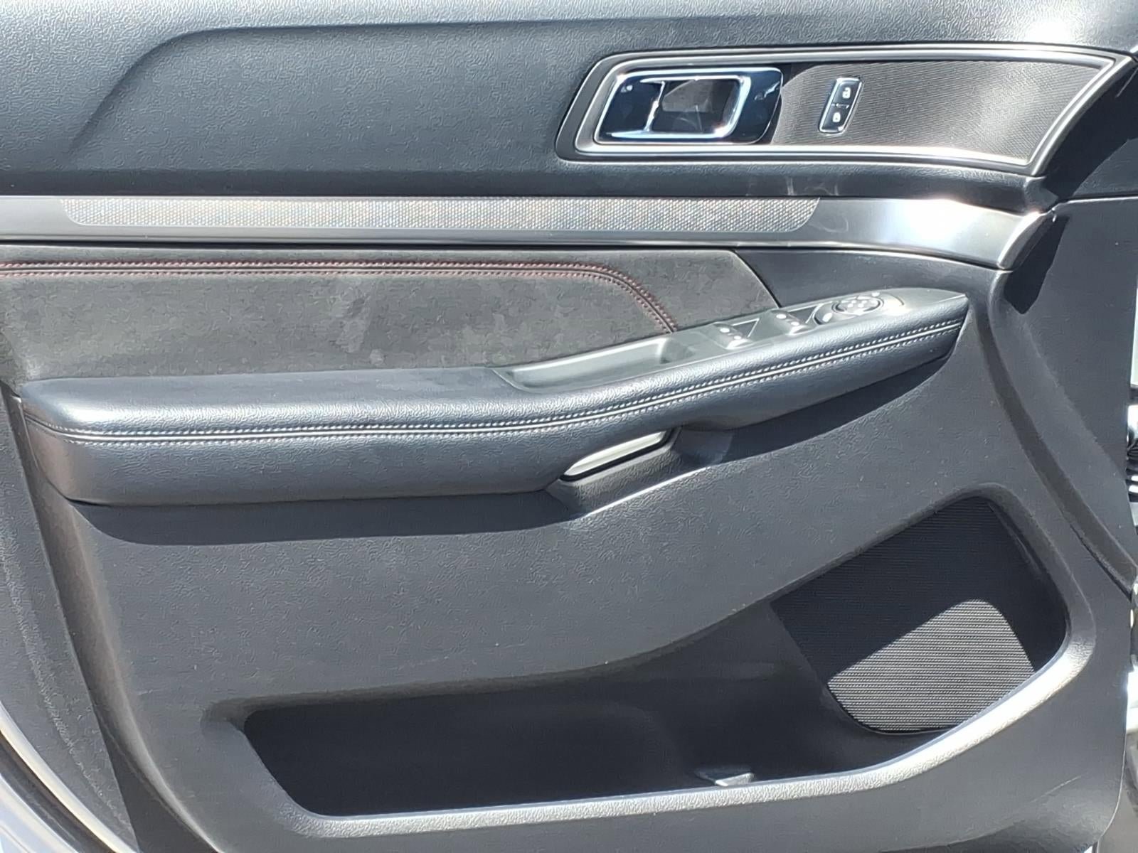 Used 2018 Ford Explorer XLT w/ Equipment Group 202A FWD image 20
