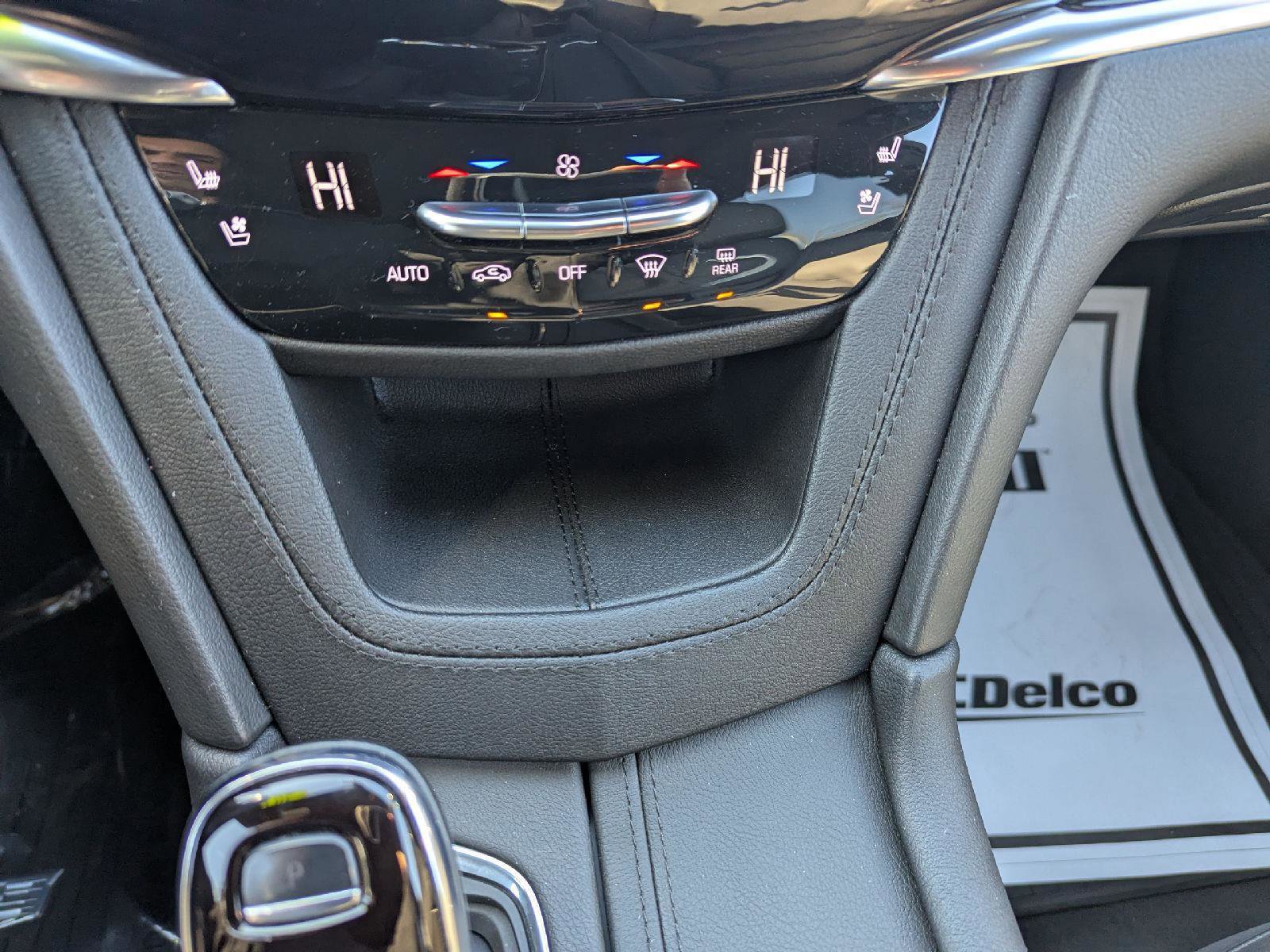 Used 2023 Cadillac XT6 Sport image 16