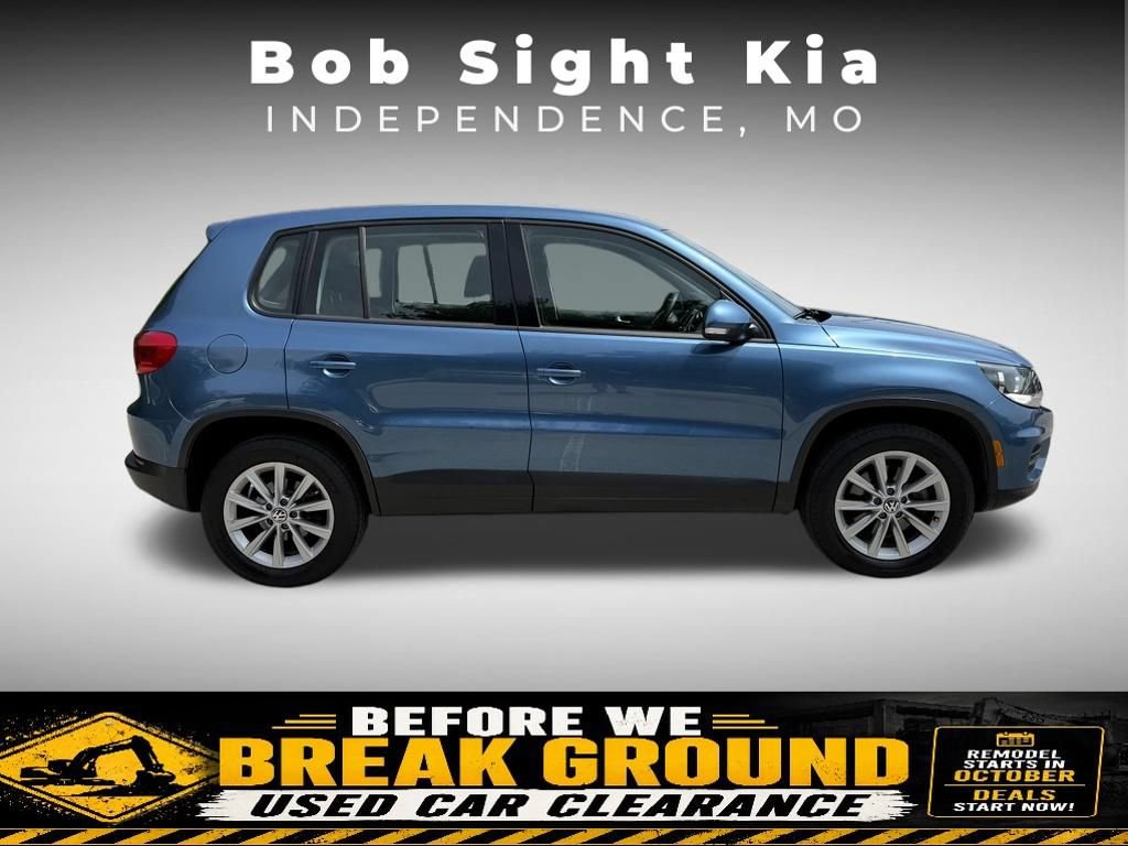 Used 2017 Volkswagen Tiguan Limited w/ Alloy Wheels Package FWD image 12