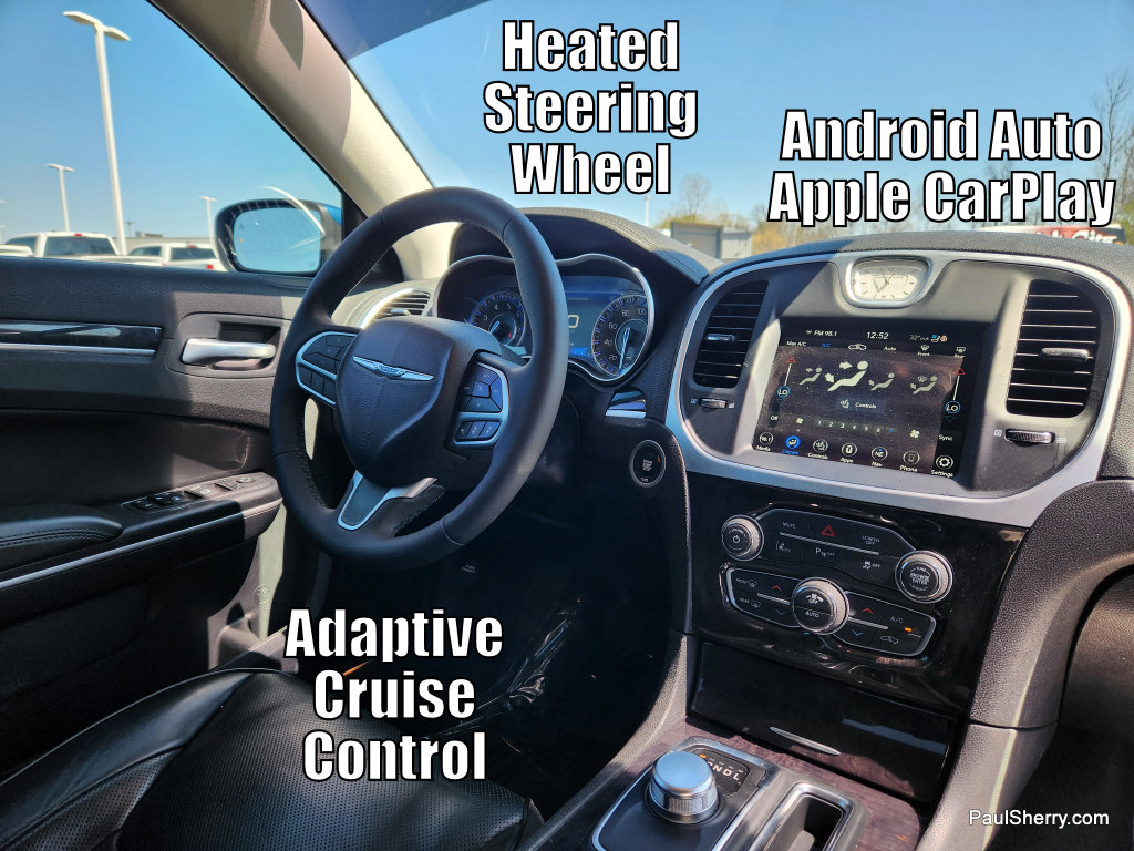 Used 2023 Chrysler 300 Touring L w/ Popular Equipment Group image 2