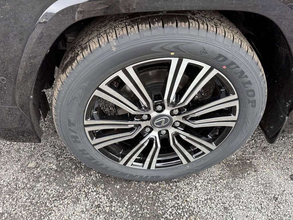 New 2026 Lexus LX 700h Luxury image 7