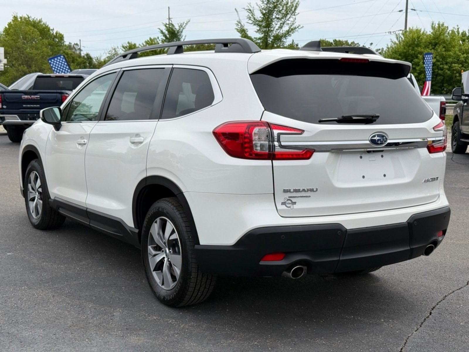 Used 2024 Subaru Ascent Premium w/ Convenience Package AWD/4WD image 6