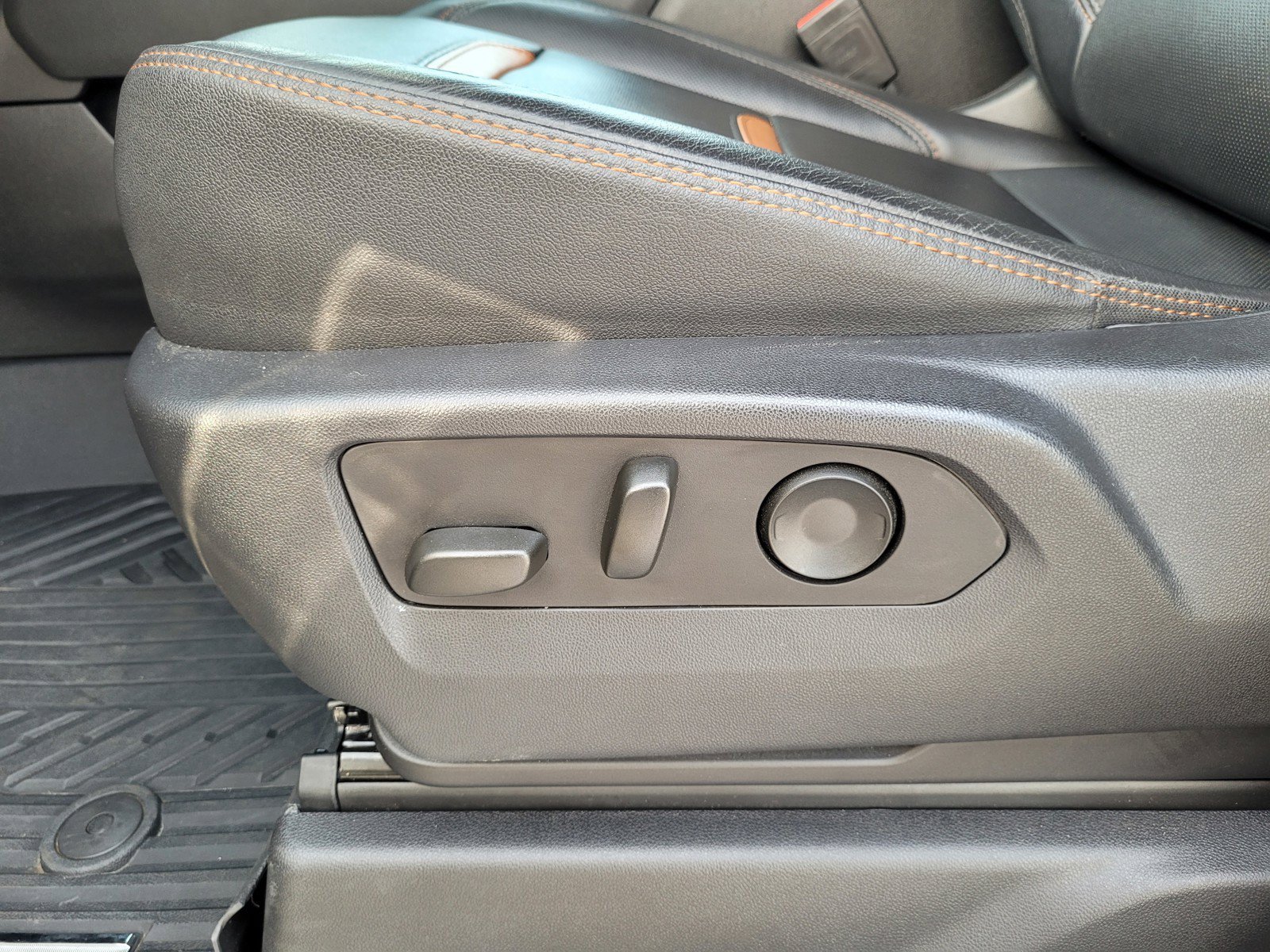Used 2023 GMC Sierra 1500 AT4 AWD/4WD image 12