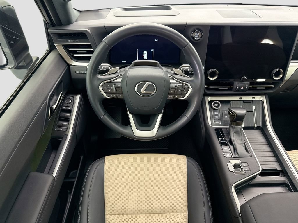 Used 2024 Lexus GX 550 image 10