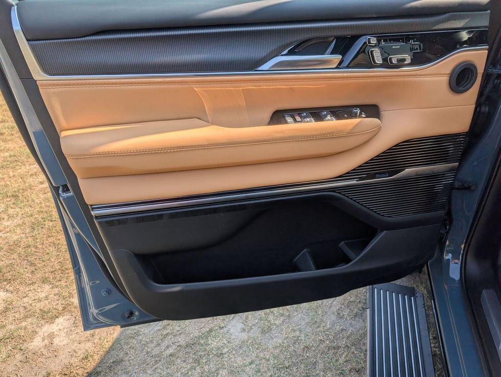 New 2026 Jeep Grand Wagoneer L Summit AWD/4WD image 9