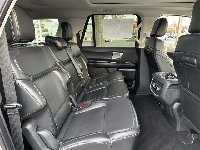 Used 2025 Ford Expedition Max Platinum image 27