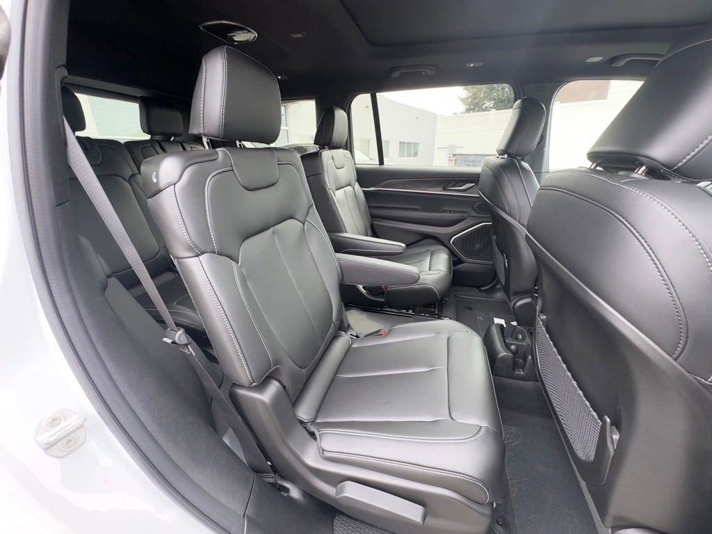 New 2026 Jeep Grand Cherokee L Limited w/ Limited Altitude Package image 21
