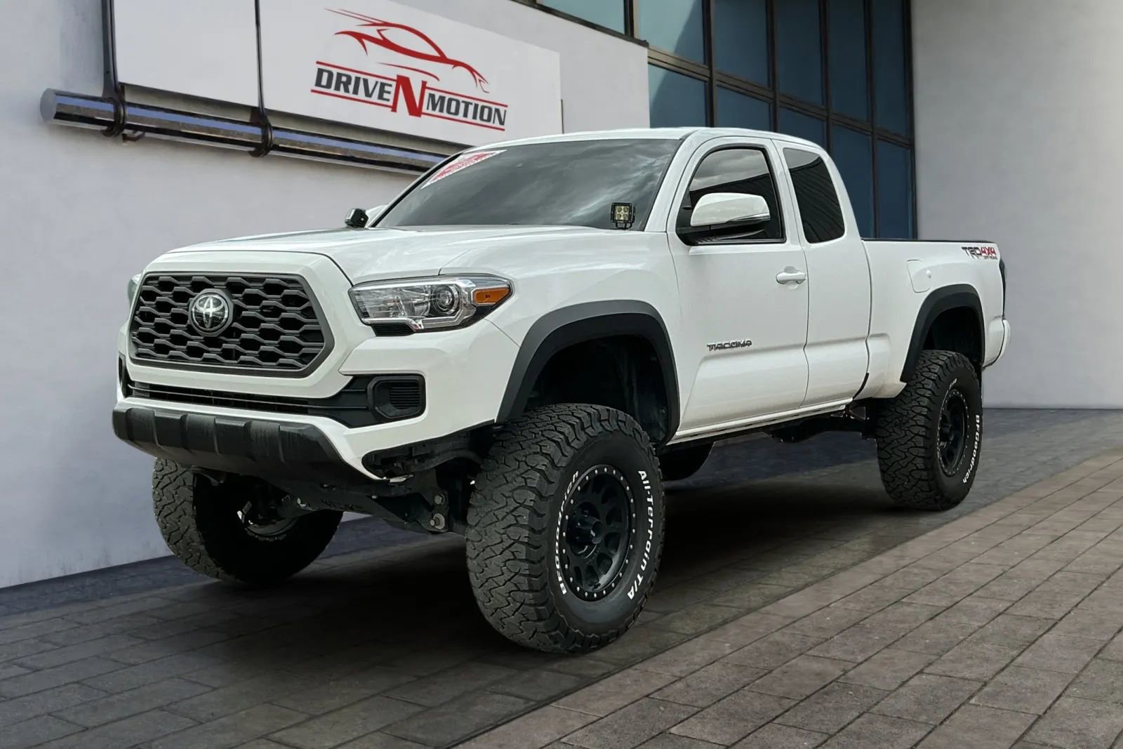 Used 2022 Toyota Tacoma TRD Off-Road image 7