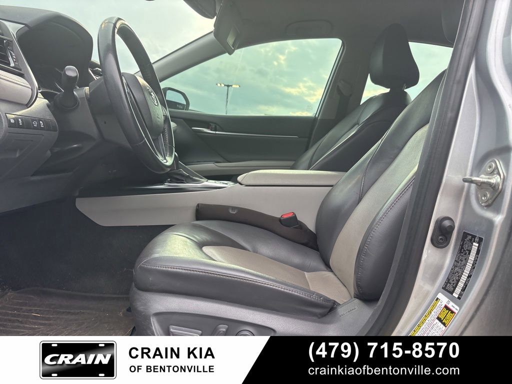 Used 2020 Toyota Camry XLE FWD image 17