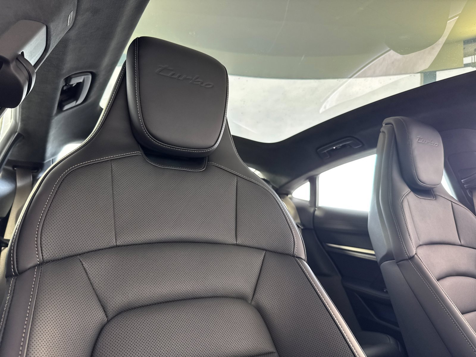 Used 2025 Porsche Taycan Turbo image 17