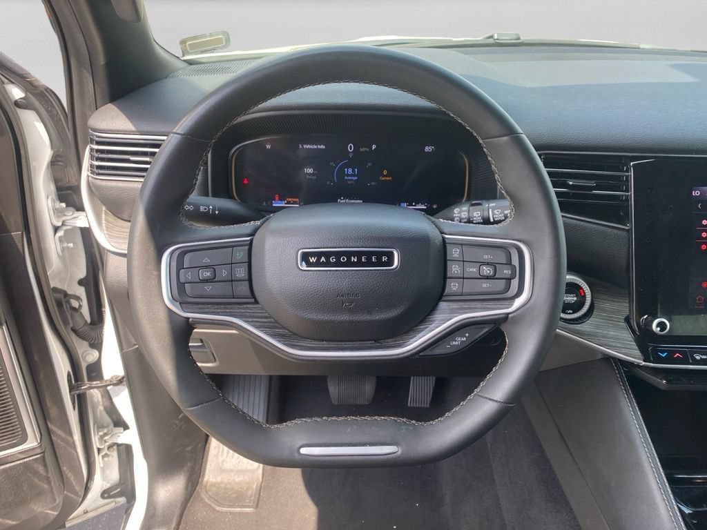 Used 2024 Jeep Wagoneer Series II w/ Flexible Seating Group RWD image 12