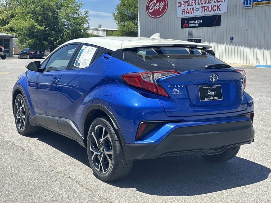Used 2019 Toyota C-HR XLE FWD image 3