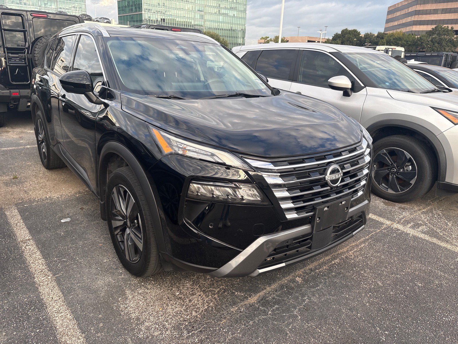 Used 2024 Nissan Rogue SL w/ SL Premium Package