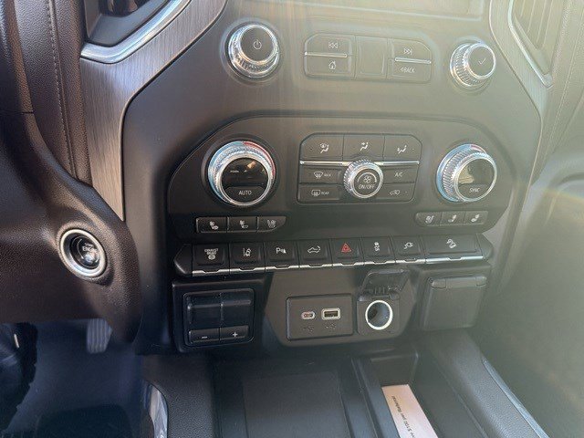 Used 2021 GMC Sierra 2500 Denali w/ Denali Ultimate Package image 17