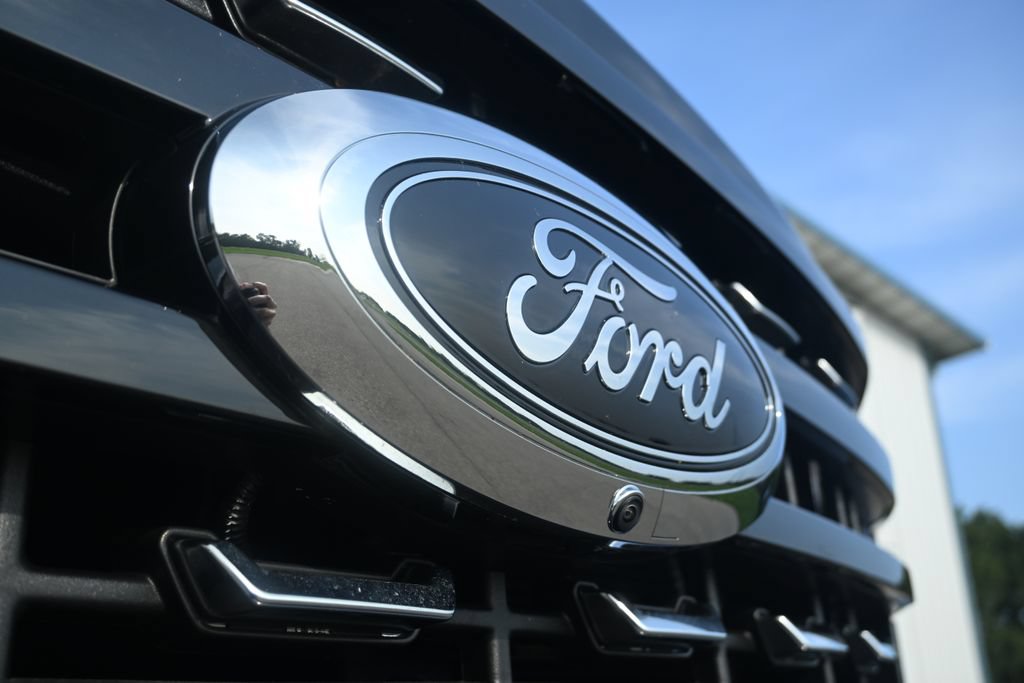 Used 2024 Ford F250 Platinum AWD/4WD image 10