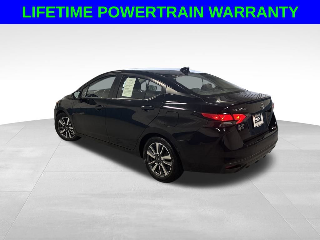 Used 2023 Nissan Versa SV image 3