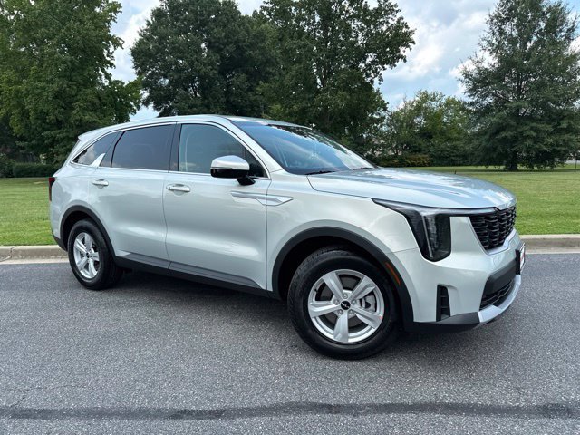 New 2026 Kia Sorento LX FWD image 2